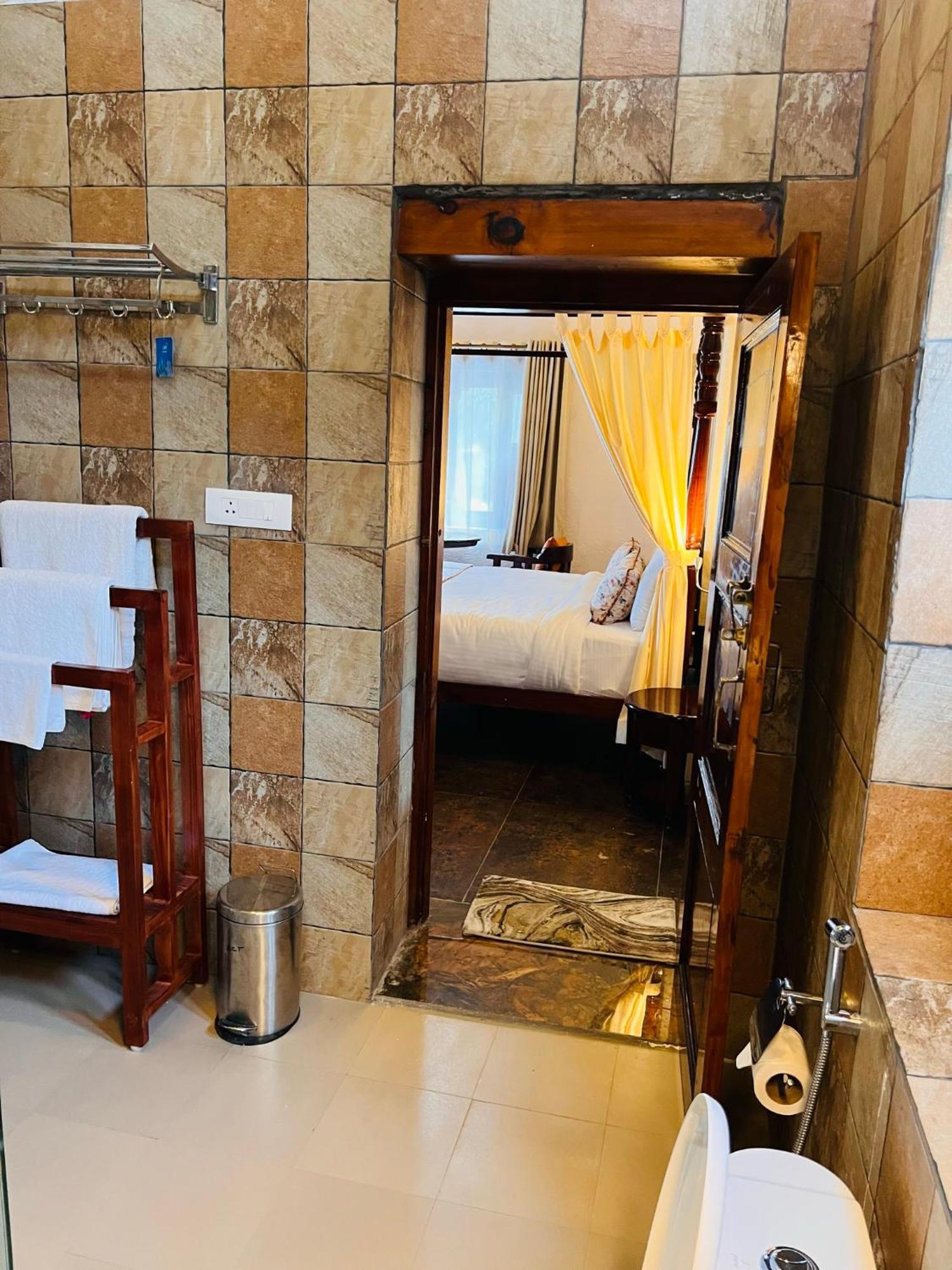 Hotel Dandelion By The Hills Lakhwār Exteriér fotografie